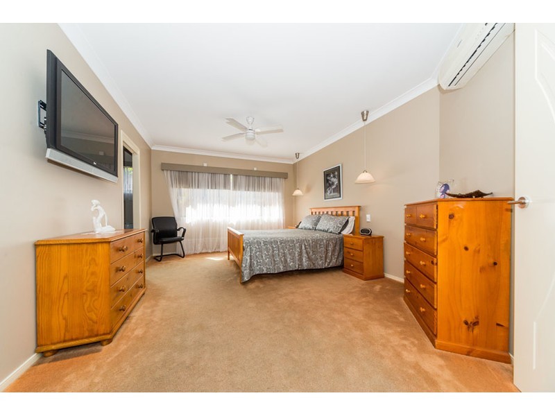 9 St Maarten Crescent, Oxenford QLD 4210