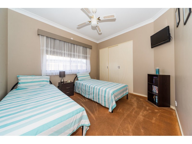 9 St Maarten Crescent, Oxenford QLD 4210