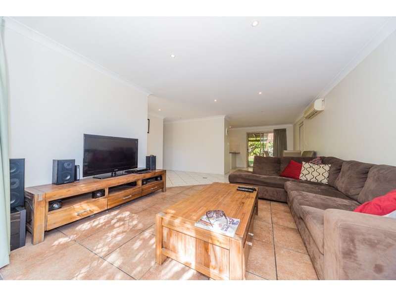 11 Mona Court, Oxenford QLD 4210