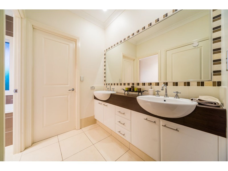 16 Amaray Drive, Upper Coomera QLD 4209