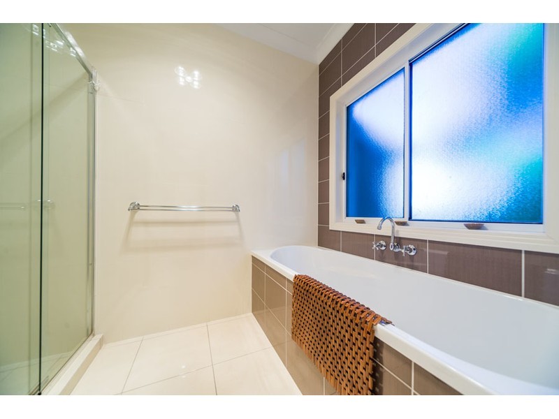 16 Amaray Drive, Upper Coomera QLD 4209