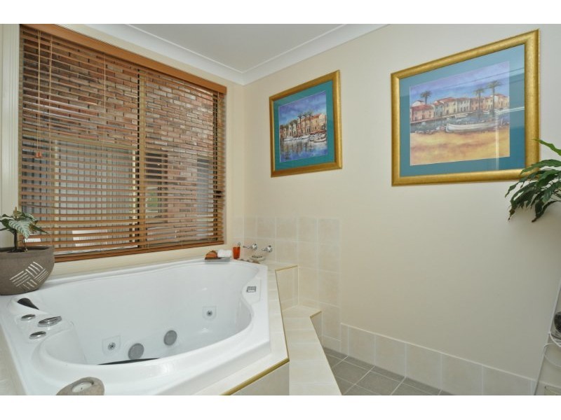 21 Mountain View Crest, Mount Nathan QLD 4211
