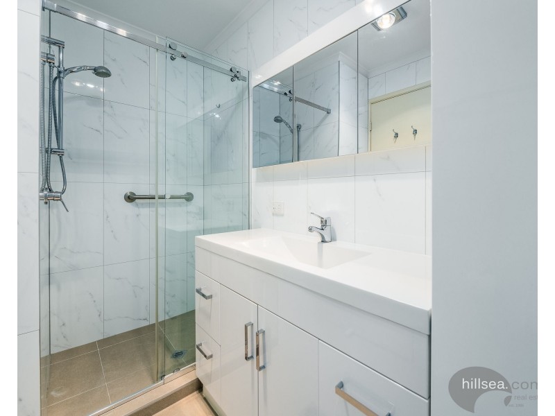 2/6 Melanie Place, Labrador QLD 4215