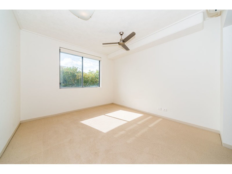 223/64-68 Sickle Avenue, Hope Island QLD 4212