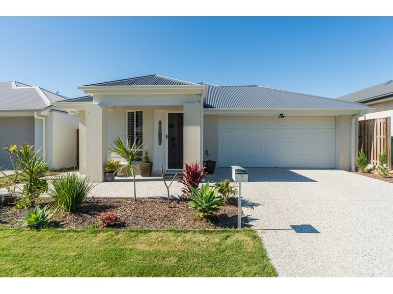 7 Summerstone Place, Maudsland QLD 4210