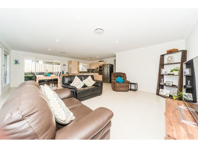 7 Summerstone Place, Maudsland QLD 4210