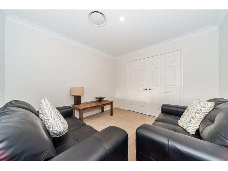 7 Summerstone Place, Maudsland QLD 4210