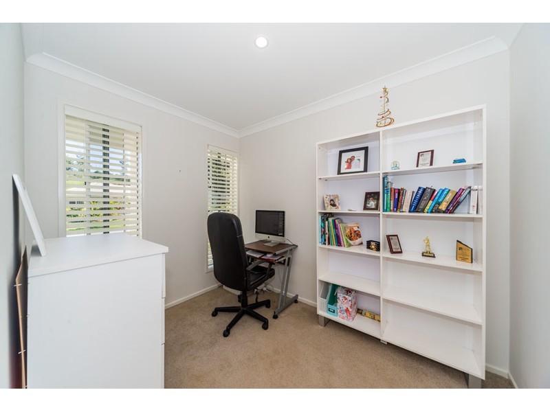 7 Summerstone Place, Maudsland QLD 4210