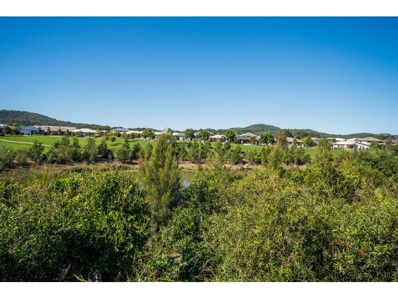 7 Summerstone Place, Maudsland QLD 4210