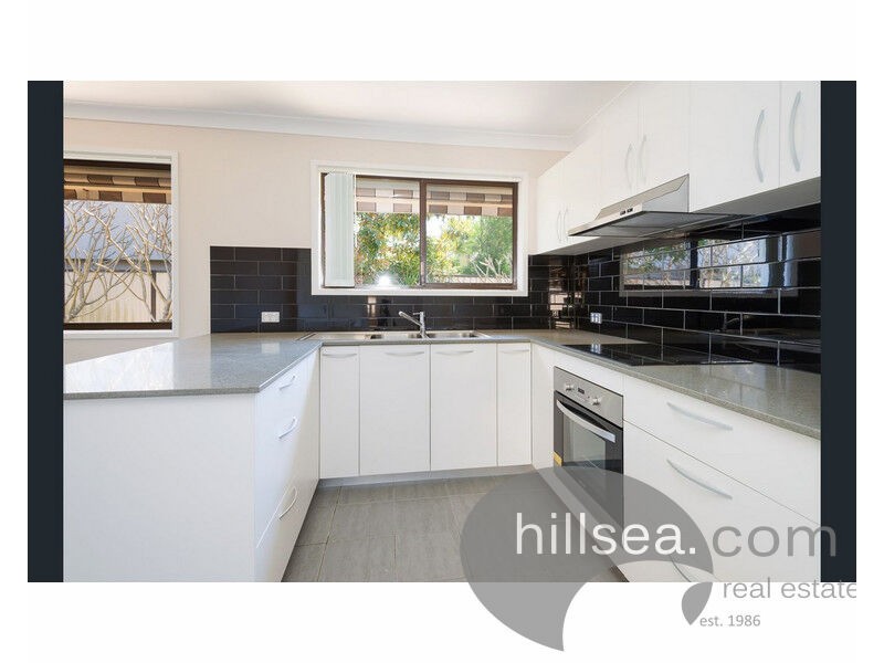 145 Oxley Drive, Hollywell QLD 4216