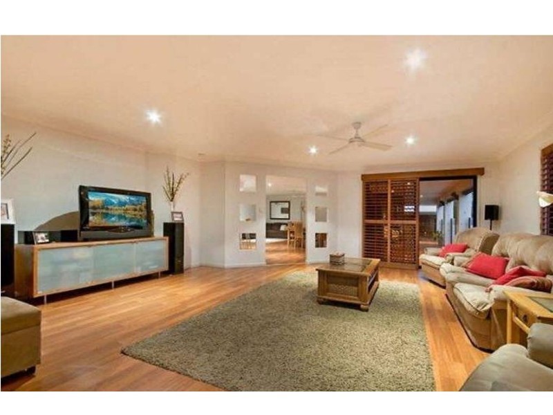 1 Shoe Street, Hope Island QLD 4212