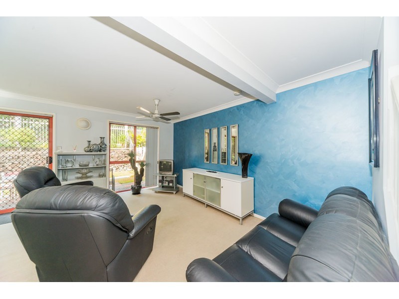 2/107 Greenacre  Drive, Parkwood QLD 4214