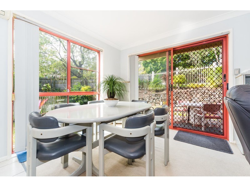 2/107 Greenacre  Drive, Parkwood QLD 4214