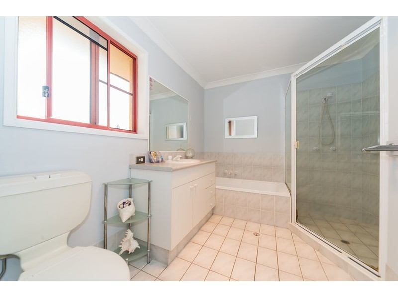 2/107 Greenacre  Drive, Parkwood QLD 4214