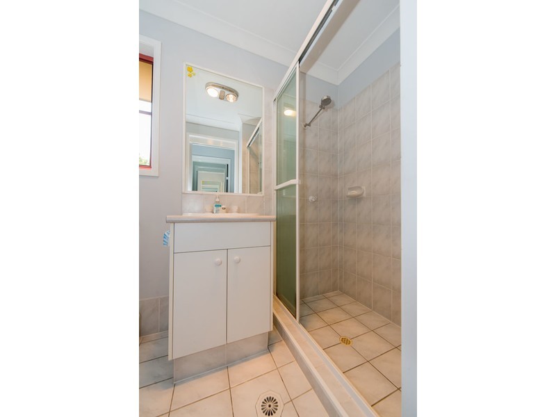 2/107 Greenacre  Drive, Parkwood QLD 4214