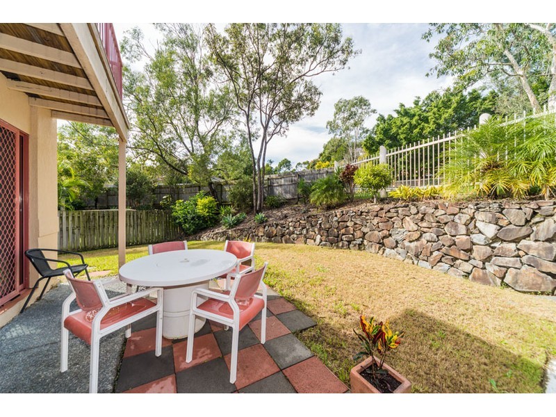 2/107 Greenacre  Drive, Parkwood QLD 4214