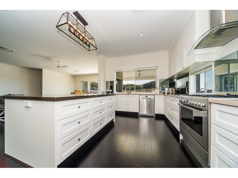 27 Northern Skies Terrace, Maudsland QLD 4210