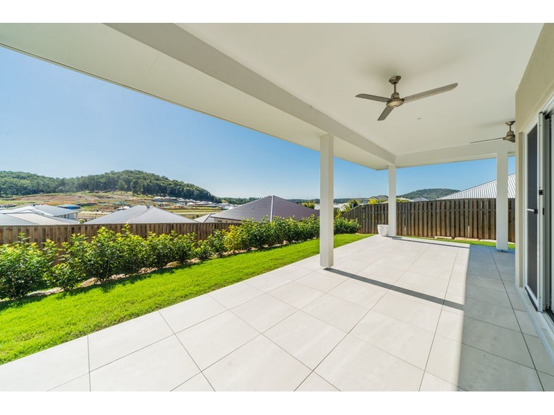 27 Northern Skies Terrace, Maudsland QLD 4210