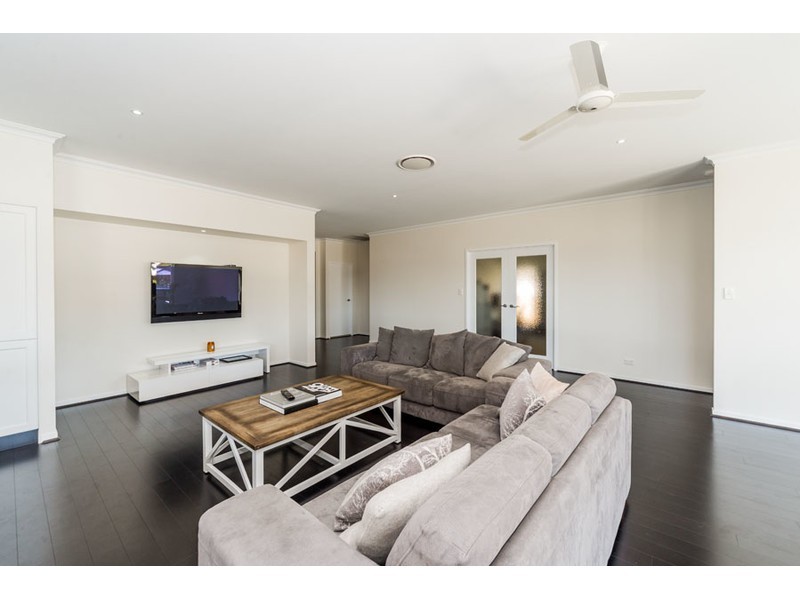 27 Northern Skies Terrace, Maudsland QLD 4210