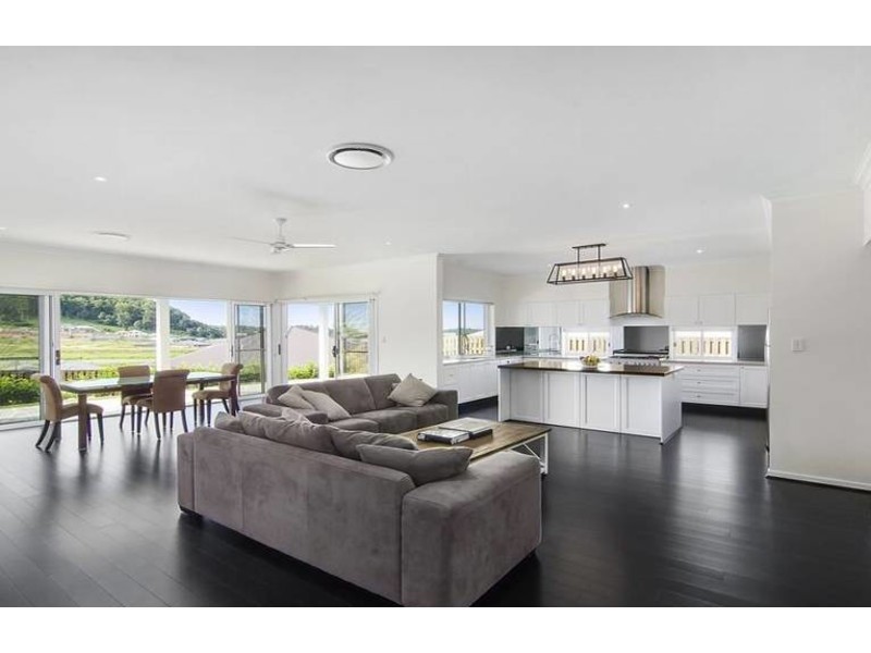 27 Northern Skies Terrace, Maudsland QLD 4210