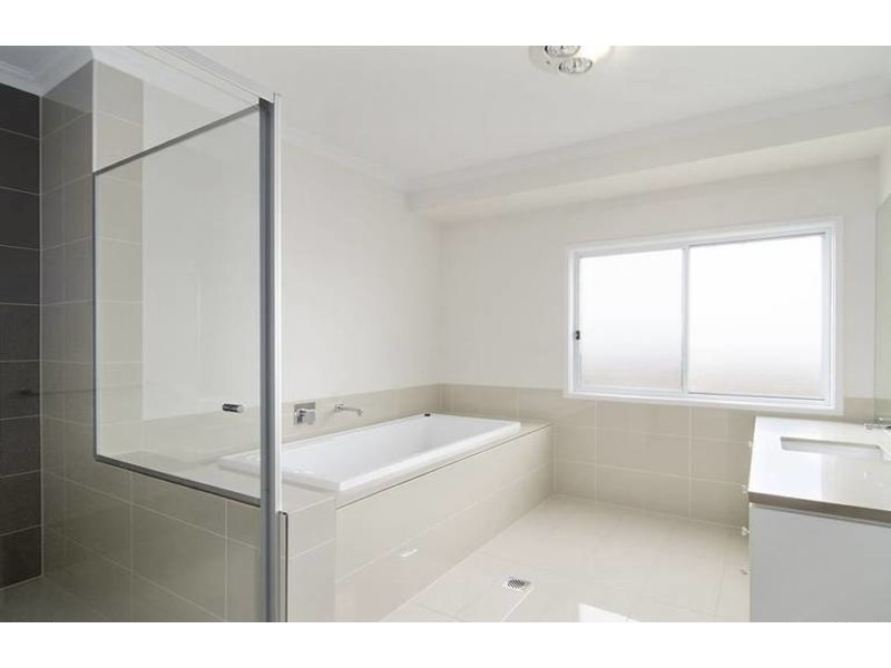 27 Northern Skies Terrace, Maudsland QLD 4210