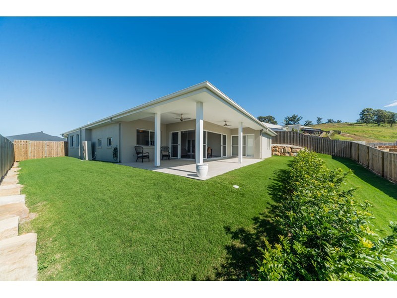 27 Northern Skies Terrace, Maudsland QLD 4210