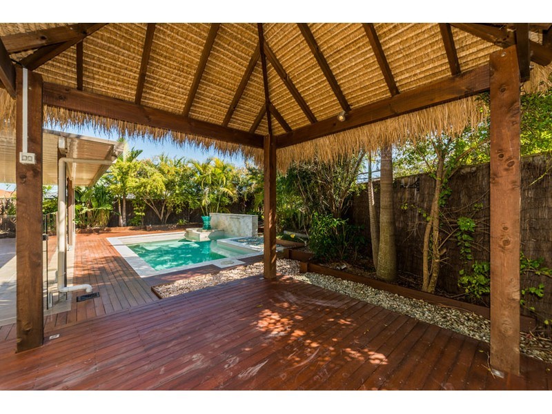 4 Xavier Place, Oxenford QLD 4210