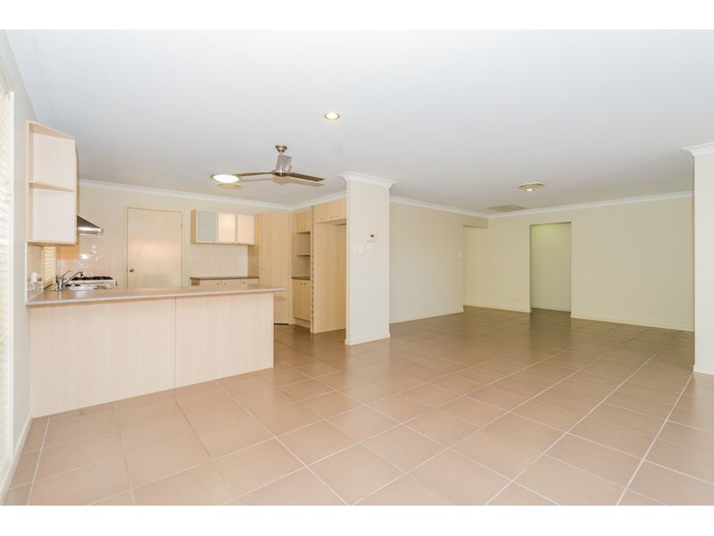 4 Xavier Place, Oxenford QLD 4210