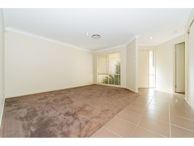 4 Xavier Place, Oxenford QLD 4210