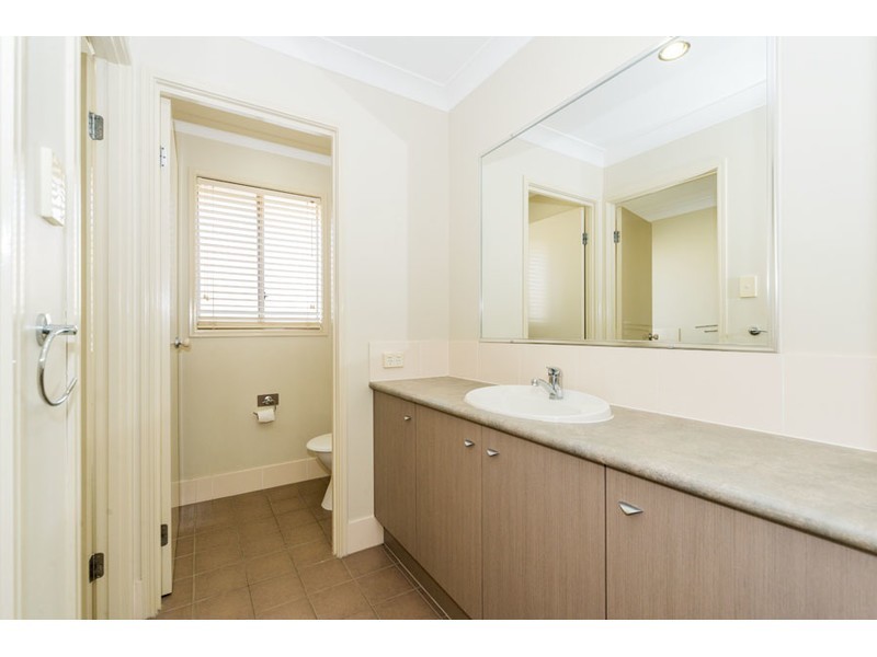 4 Xavier Place, Oxenford QLD 4210