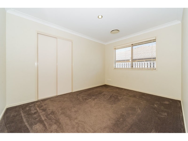 4 Xavier Place, Oxenford QLD 4210