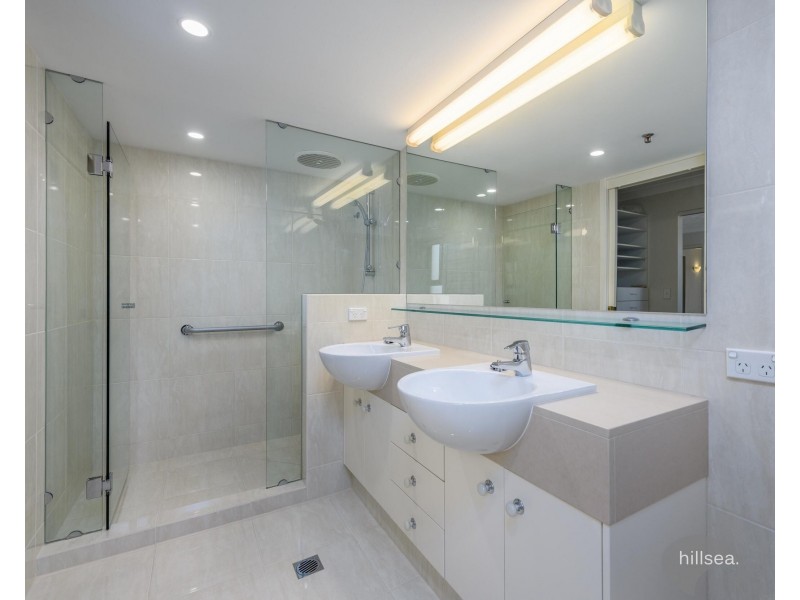 72/17 Bayview Street, Runaway Bay QLD 4216