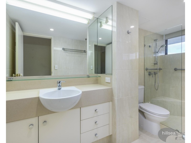 72/17 Bayview Street, Runaway Bay QLD 4216