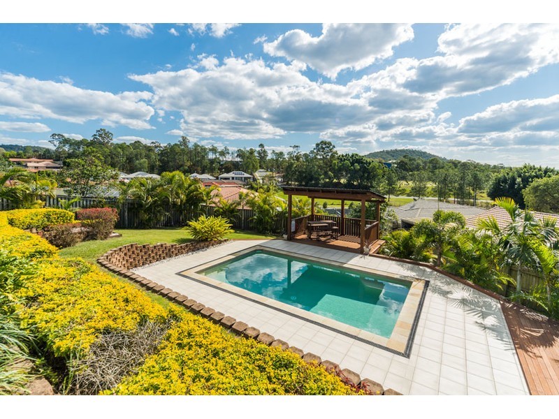 8 Laysan Crescent, Oxenford QLD 4210