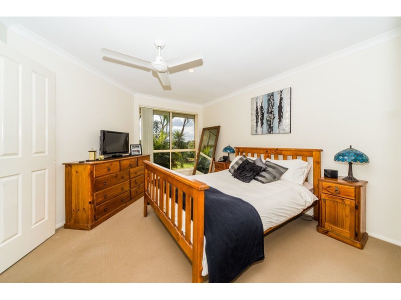 8 Laysan Crescent, Oxenford QLD 4210