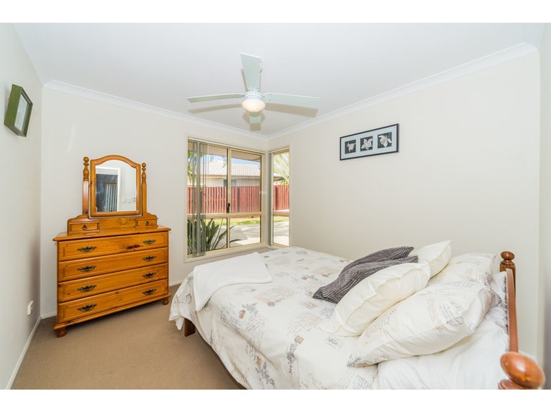 8 Laysan Crescent, Oxenford QLD 4210