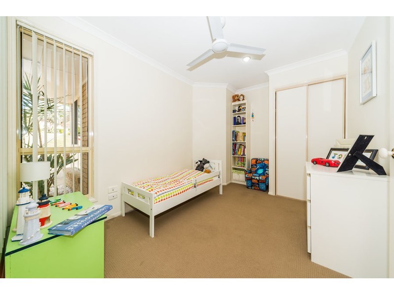 8 Laysan Crescent, Oxenford QLD 4210