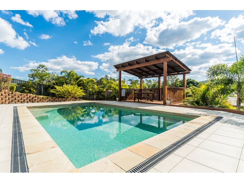 8 Laysan Crescent, Oxenford QLD 4210