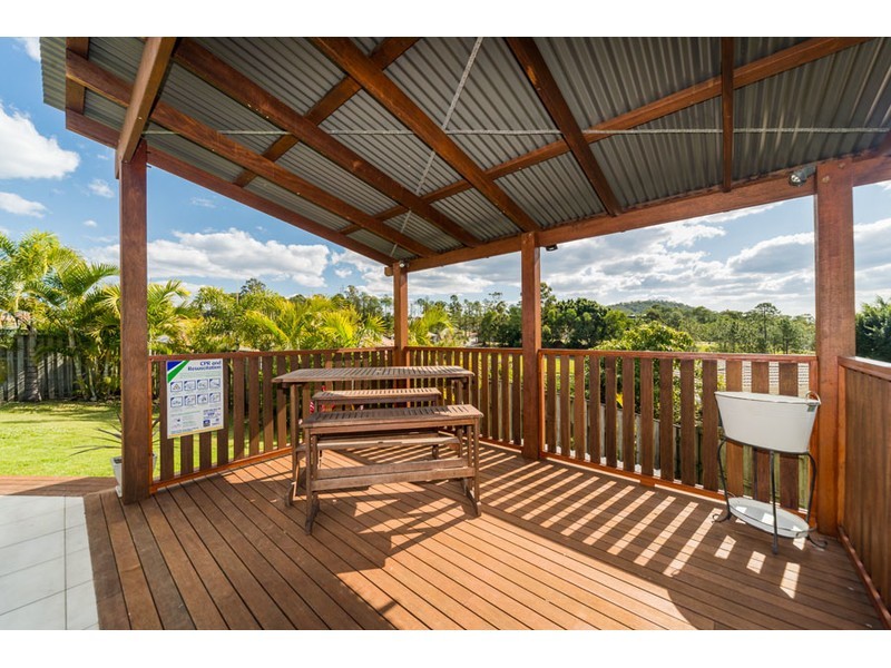 8 Laysan Crescent, Oxenford QLD 4210