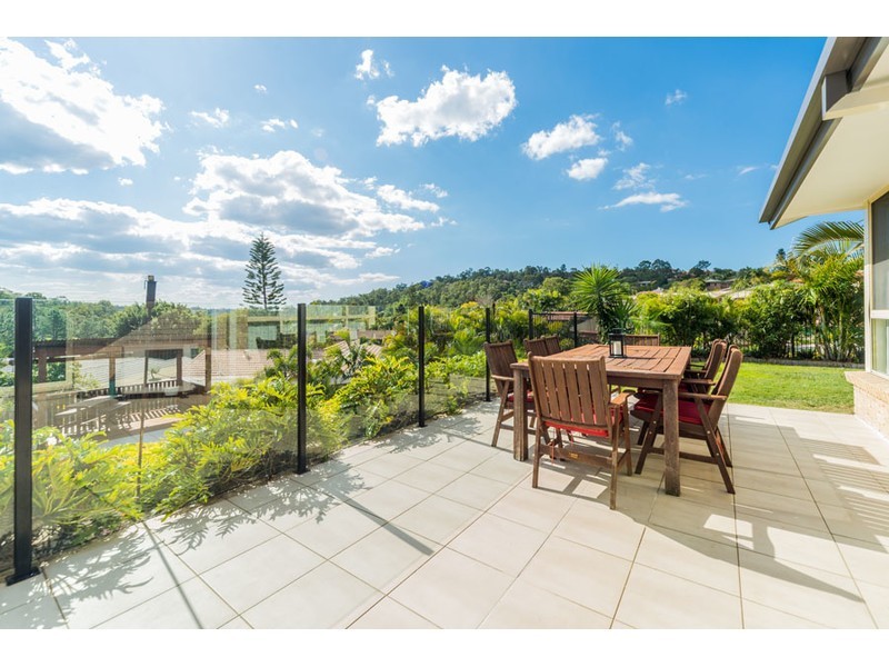 8 Laysan Crescent, Oxenford QLD 4210