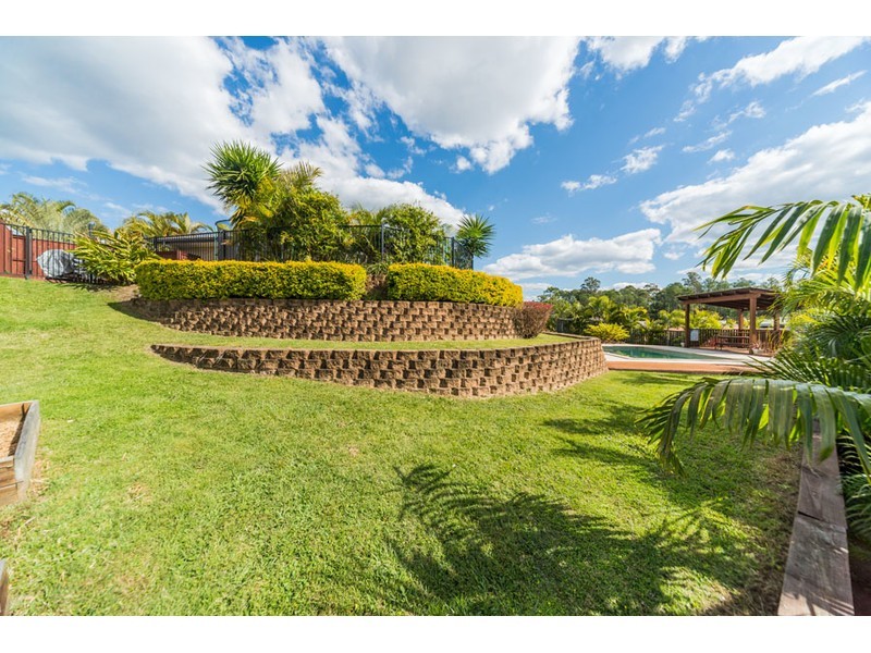 8 Laysan Crescent, Oxenford QLD 4210