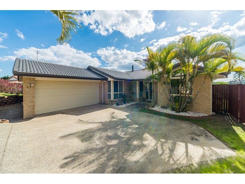 8 Laysan Crescent, Oxenford QLD 4210