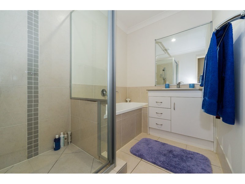 2/68 Annabelle Crescent, Upper Coomera QLD 4209