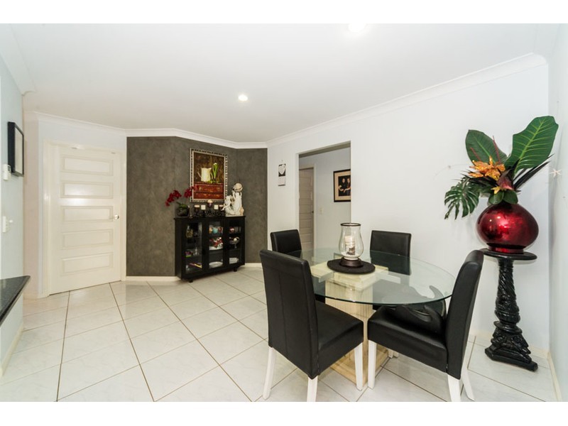 5 Temoe Rise, Pacific Pines QLD 4211