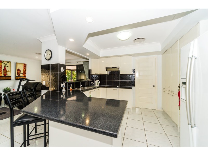 5 Temoe Rise, Pacific Pines QLD 4211