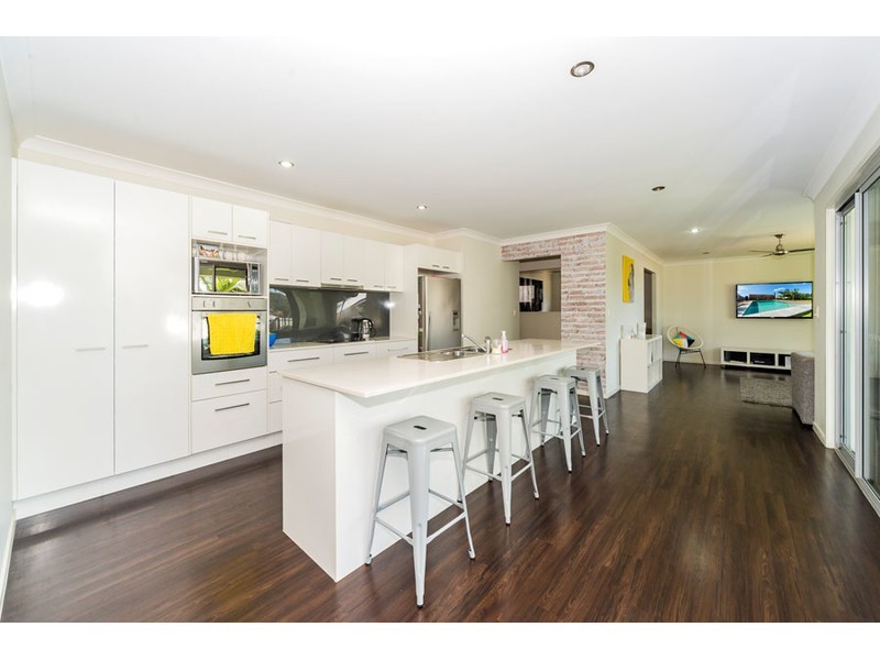 7 Thaya Drive, Maudsland QLD 4210