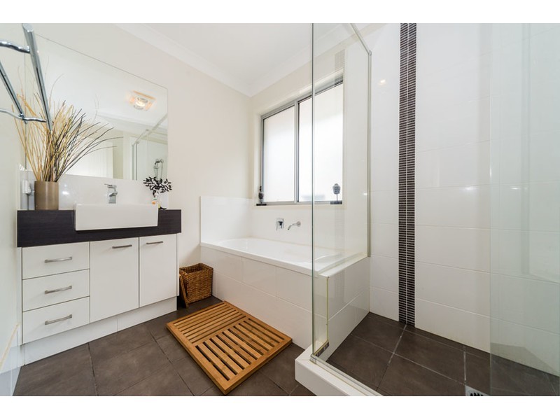 7 Thaya Drive, Maudsland QLD 4210