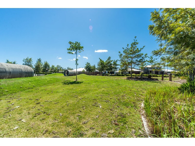 9 Captain Hope Avenue, Maudsland QLD 4210