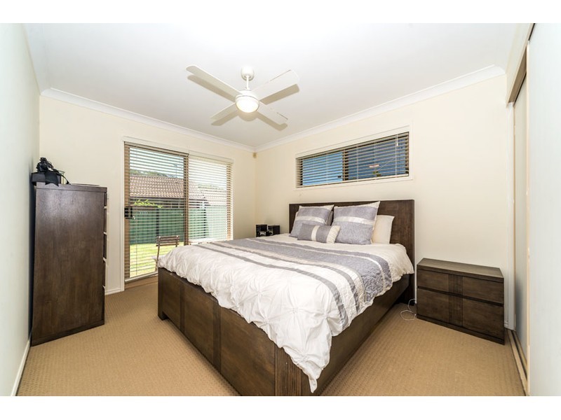 2/213 Central Street, Labrador QLD 4215