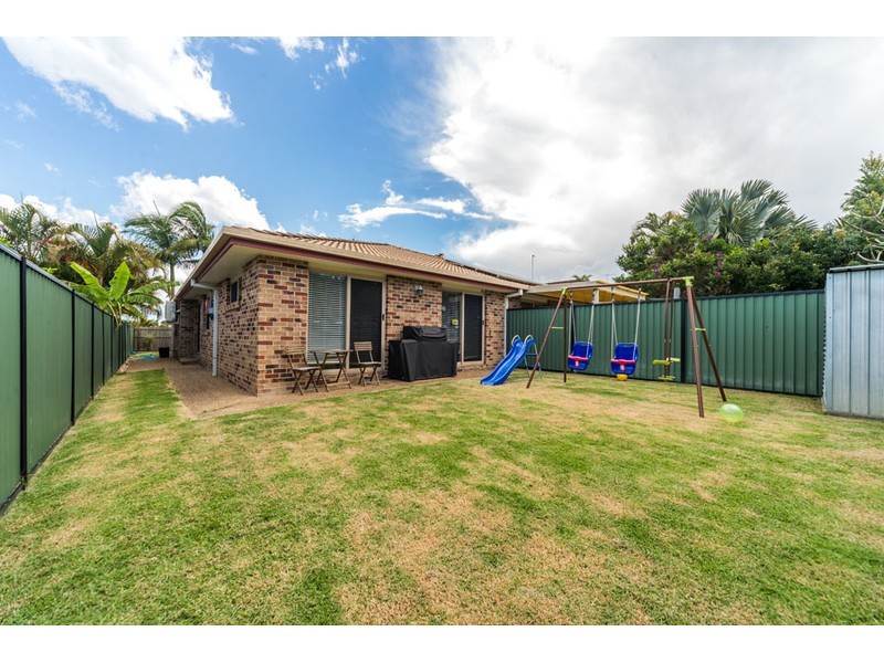 2/213 Central Street, Labrador QLD 4215